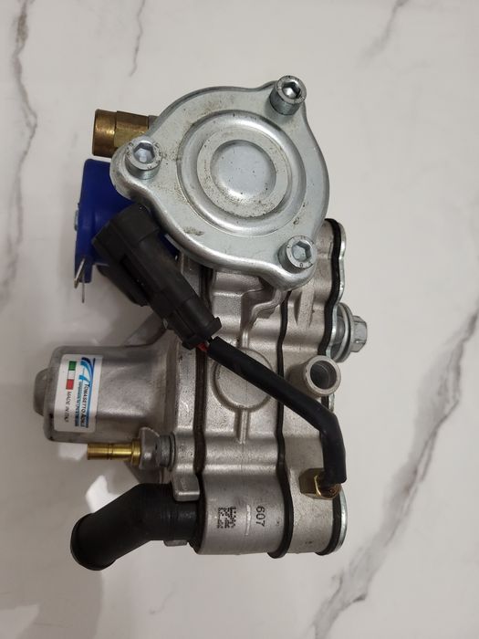 Гбо (редуктор, контролер, форсунки) все новое.