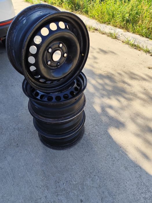 Vând jante tabla originale Volkswagen r15 5x112