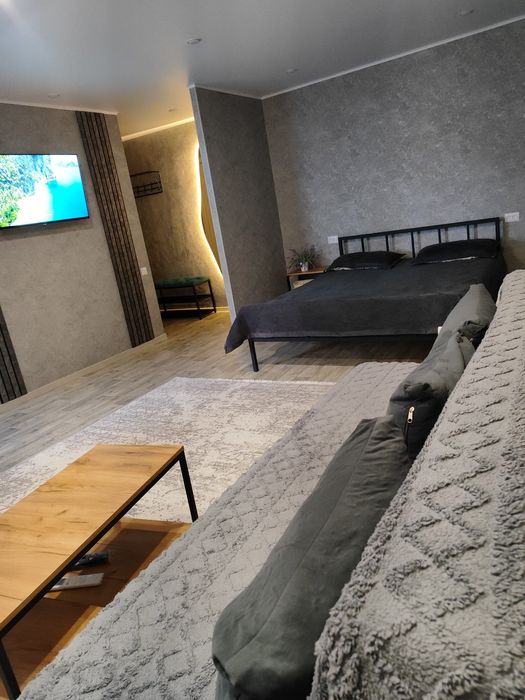 1ая  ЛюКс,  "Гранат", ЛОЦ.  Центр... Не для компаний!