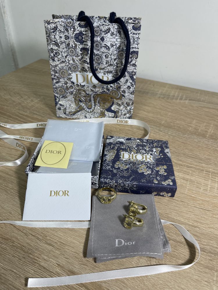 Dior набор серьги и кольцо, браслет и серьги
