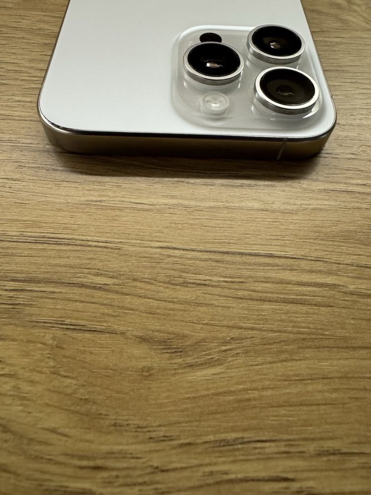 iPhone 15 Pro Max White-За части