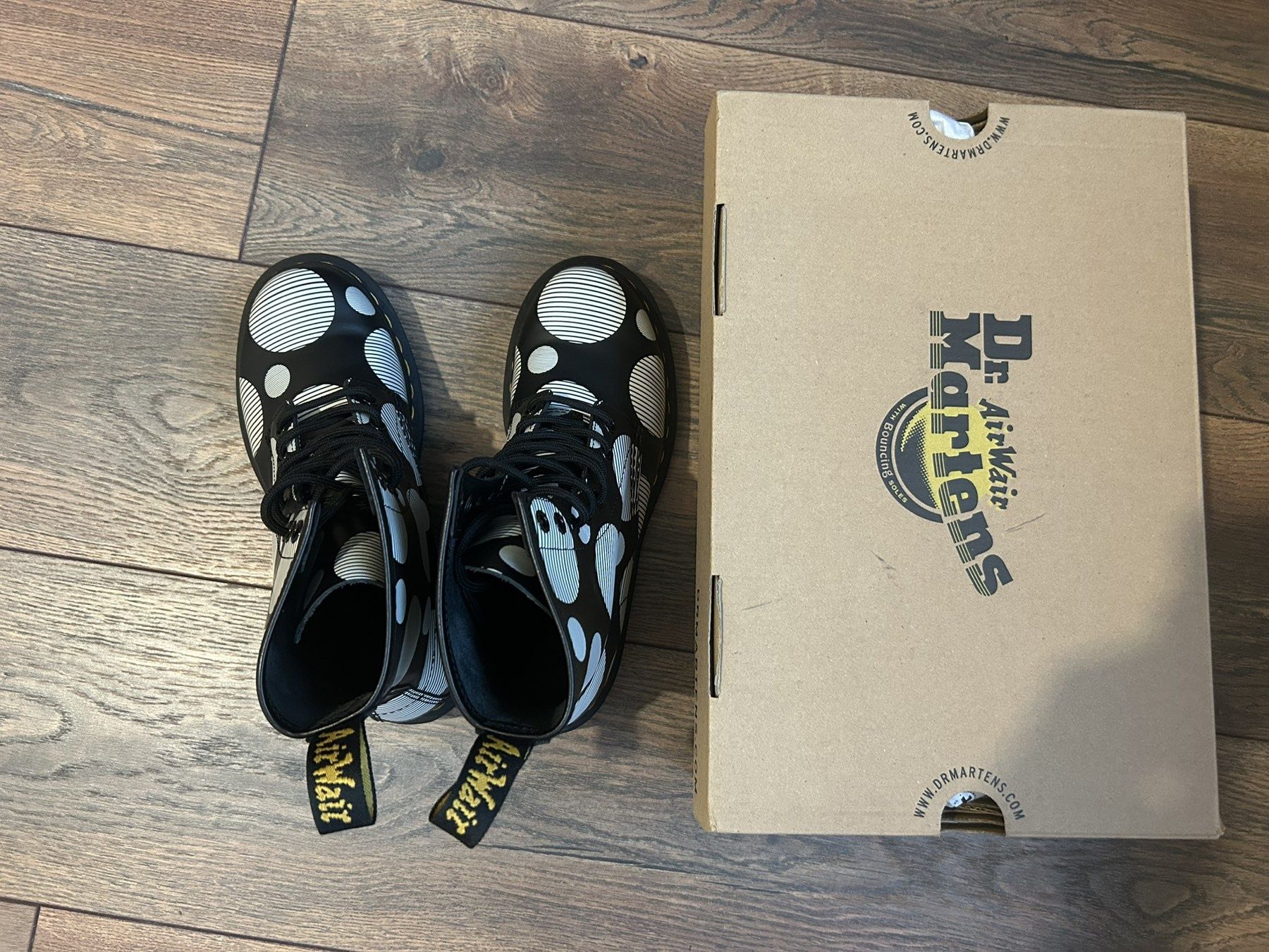 Кожени кубинки Dr. Martens