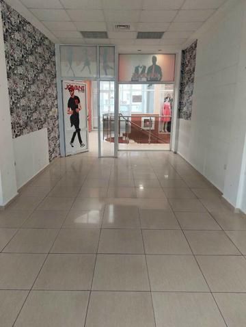 Дава се под наем Магазин в Бургас, Славейков - 30 кв.м за 178.5 € - Снимка #1