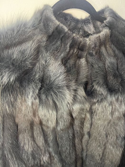 Blană naturală de culoare gri