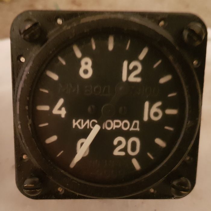 Продаётся манометр авиационный