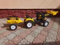 Tractor cu pedale, remorcă și cupă frontală pentru copii 3-5 ani