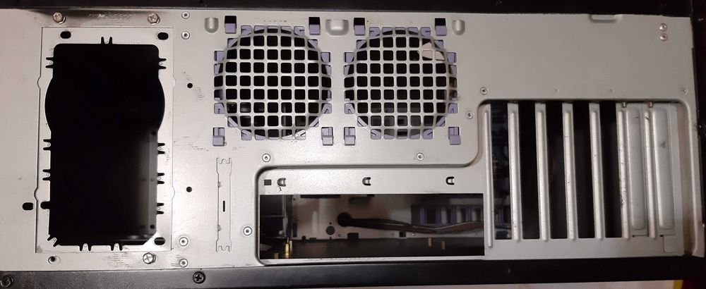 Carcasa PC Desktop SERVER Originala ANTEC (pentru cunoscatori)