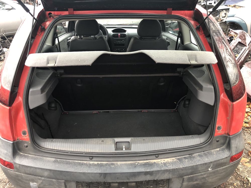 Opel corsa c 1.0 i на части