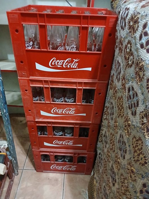 Кока кола яшиклари сотилади