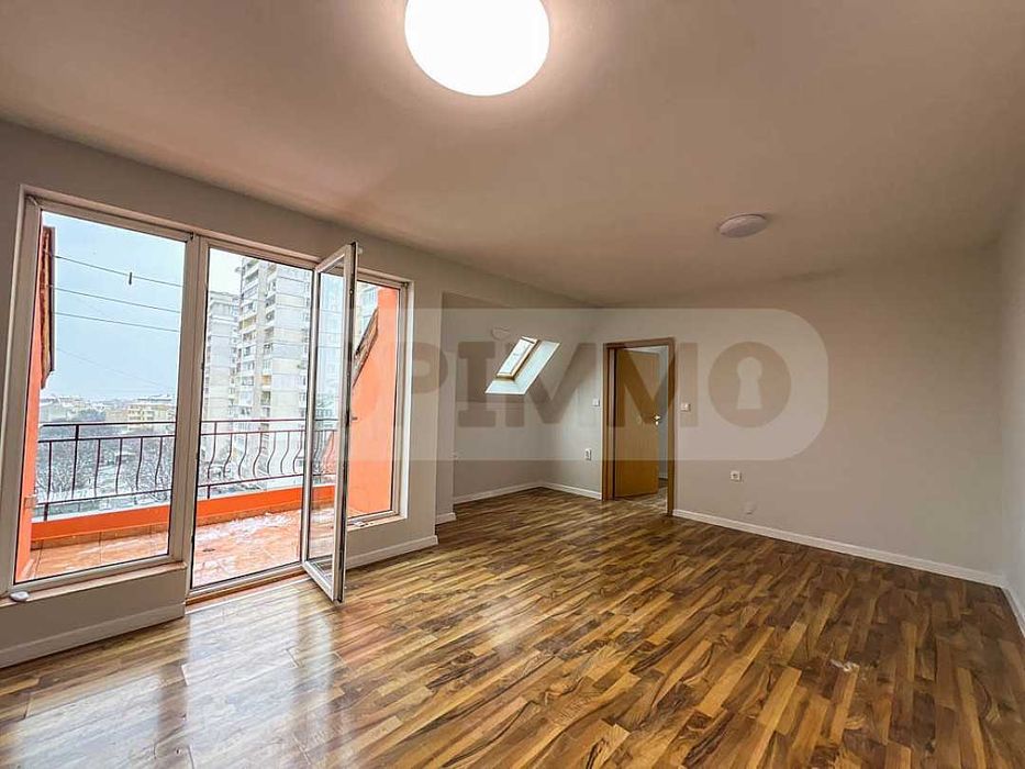 Продава се Двустаен апартамент в Варна, Център - 76 кв.м за 2039 €/кв.м - Снимка #1