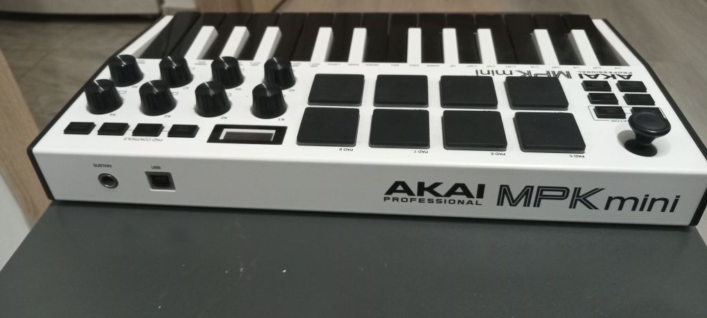 Akai mpk mini миди клавишь