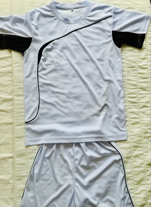 Детски футболен екип 11-12 г