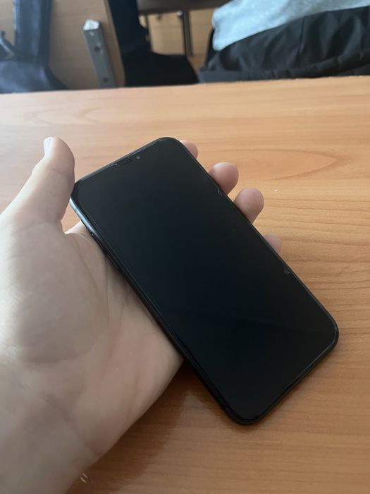 продам айфон 11 128гб