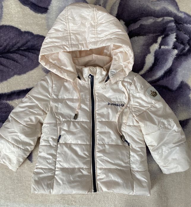 Продам куртку на девочку