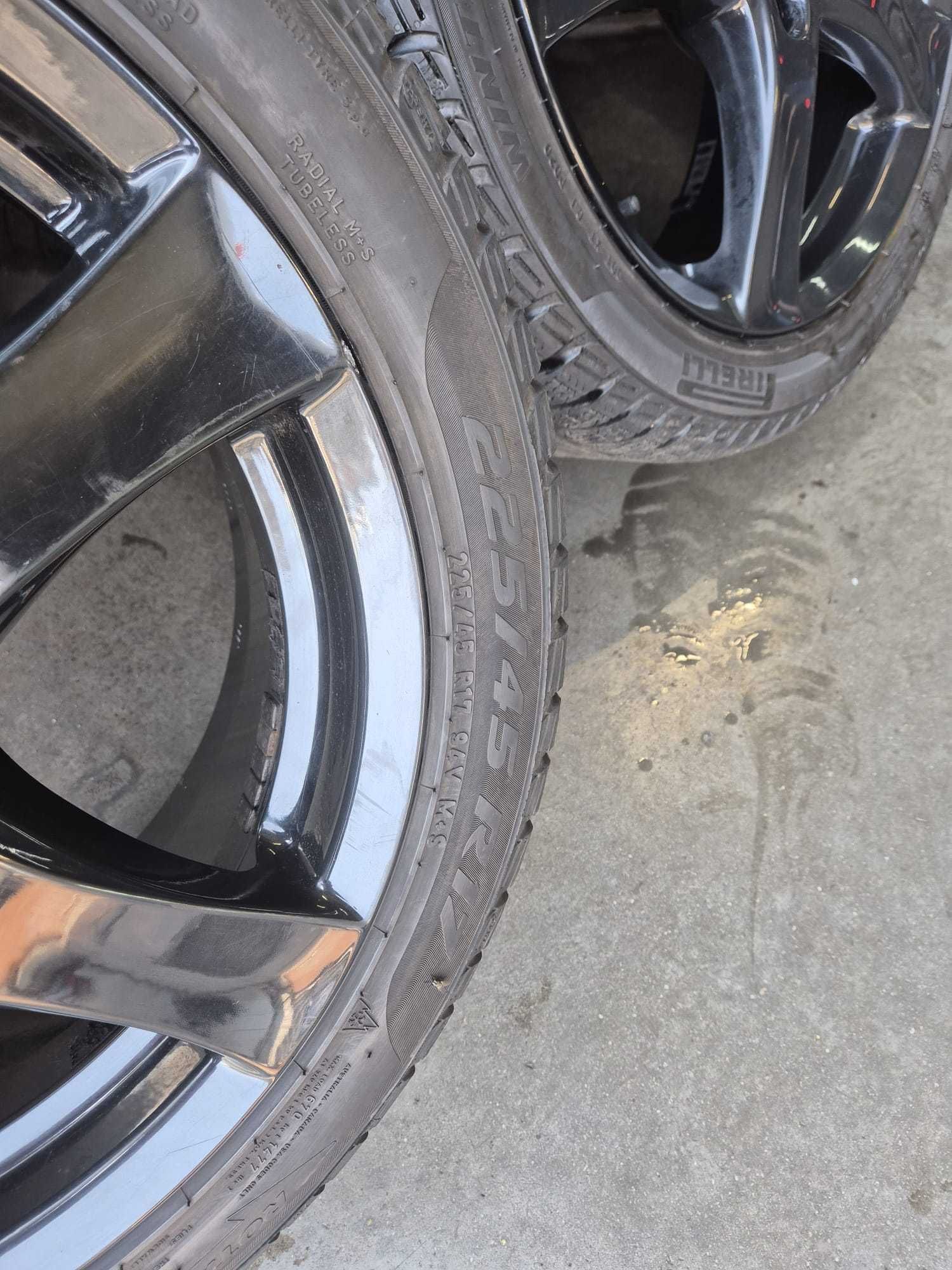 Jenti 17 inch negre Borbet cu cauciucuri de iarna Pirelli 225/45 R17