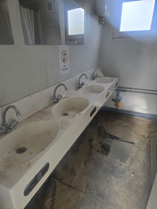 INCHIRIEZ container sanitar WC