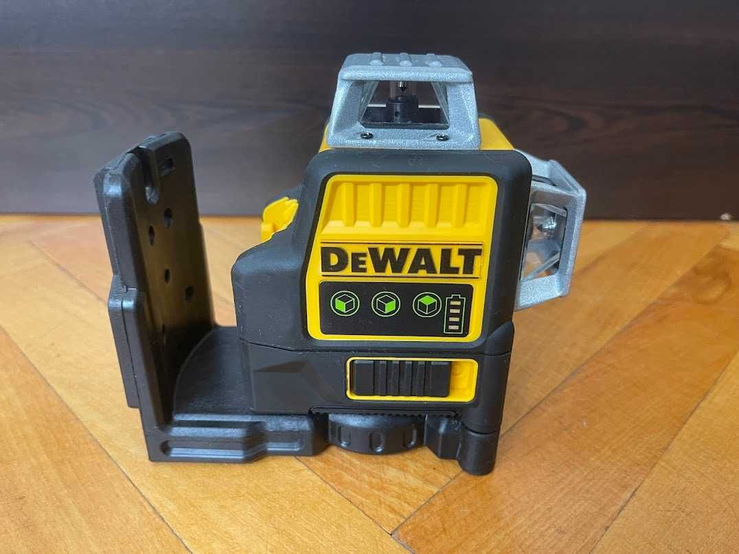 Зелен лазерен нивелир DeWALT 3X360  внос от Германия