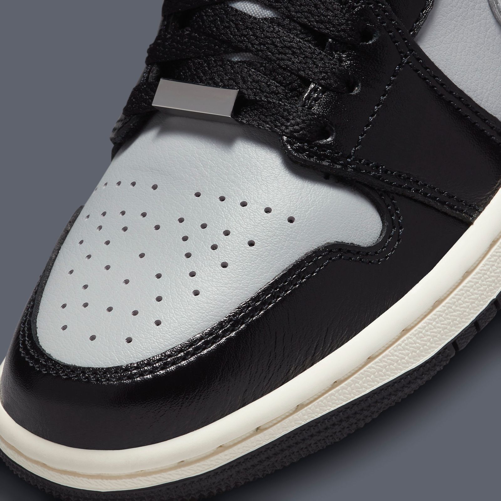 Jordan 1 retro mid "black chrome" 42  originali noi
