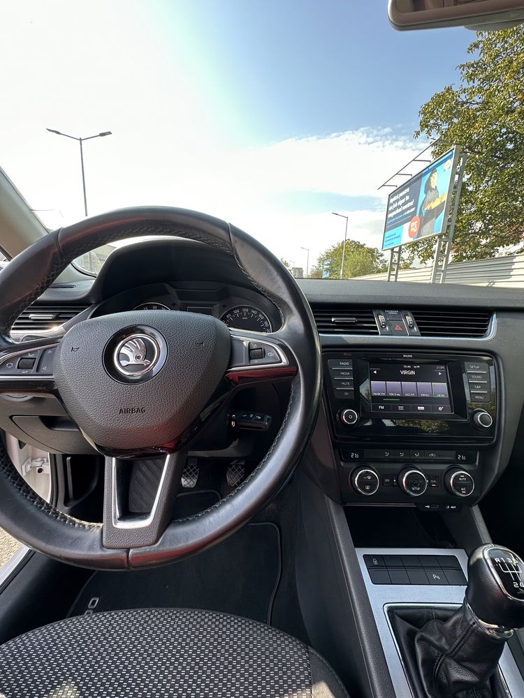 Închirieri auto termen scurt/ridesharing (Bolt/Uber)