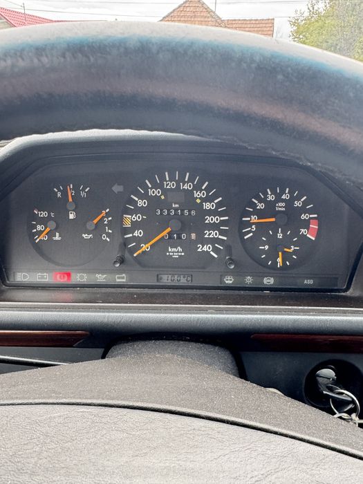 Mercedes-Benz E300 (W124) – 1991