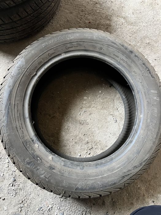 Продам шины зимние Viatti