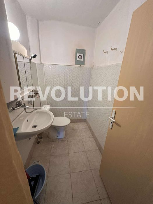 Дава се под наем Тристаен апартамент в Варна, Цветен квартал - 70 кв.м за 400 € - Снимка #5