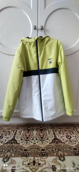 Продам осеннюю куртку