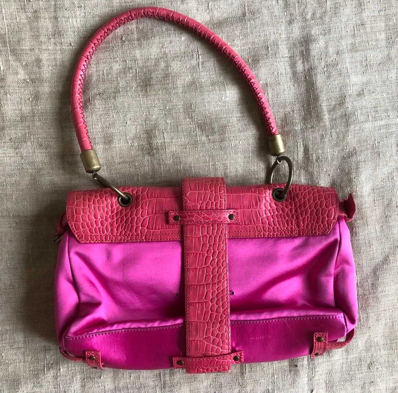 Шикарная розовая сумка от американского дизайнера Cynthia Rowley