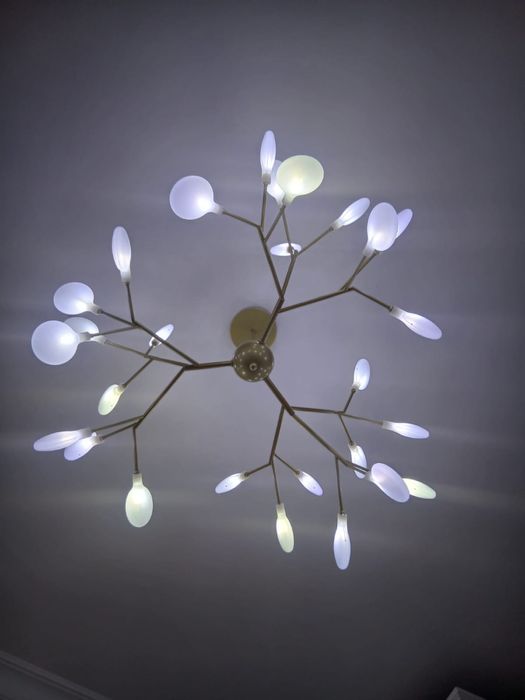 Люстра в хорошем состоянии