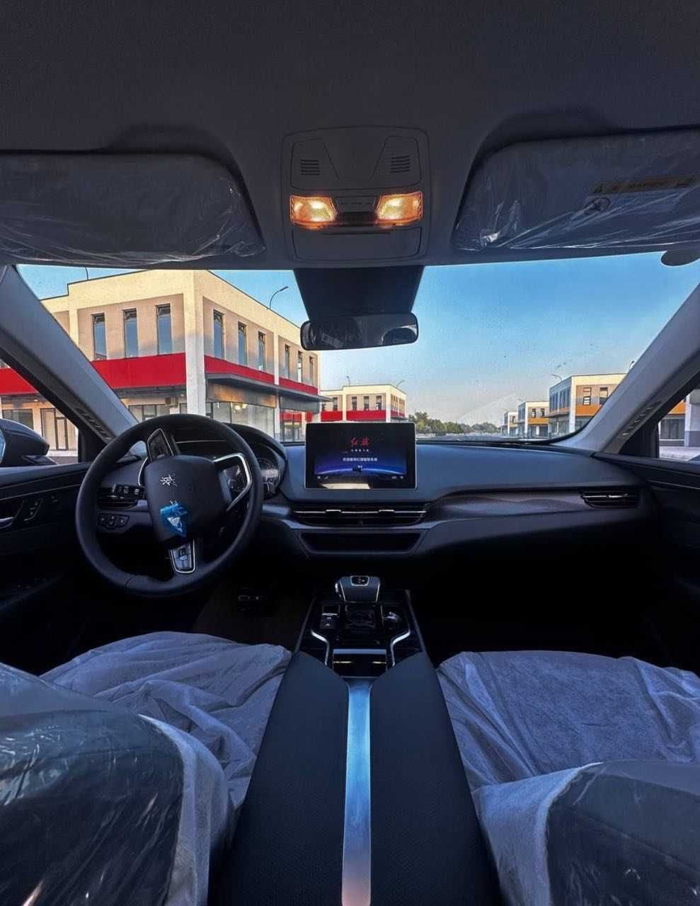 HONGQI E-QM5 Boshlangich 30% bilan Muddatli Tolov Asosida.
