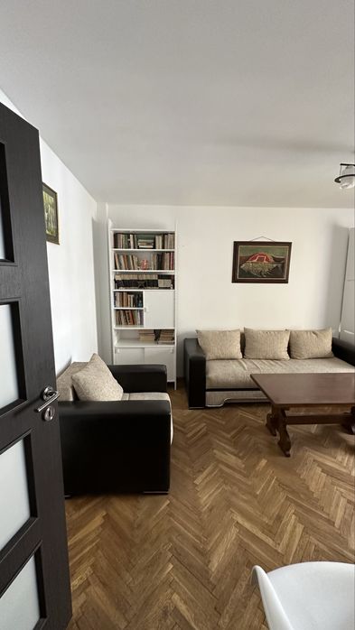 Apartament decomandat de inchiriat, zona centrala, 2 camere, etaj 3/4