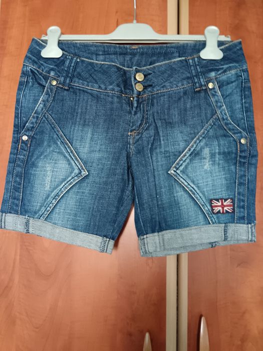 Vând Blugi Scurți Blu Collection Mărimea 31