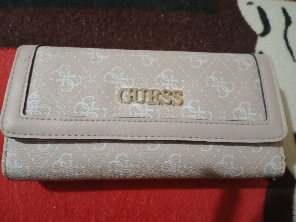 Geanta Guess și portofel