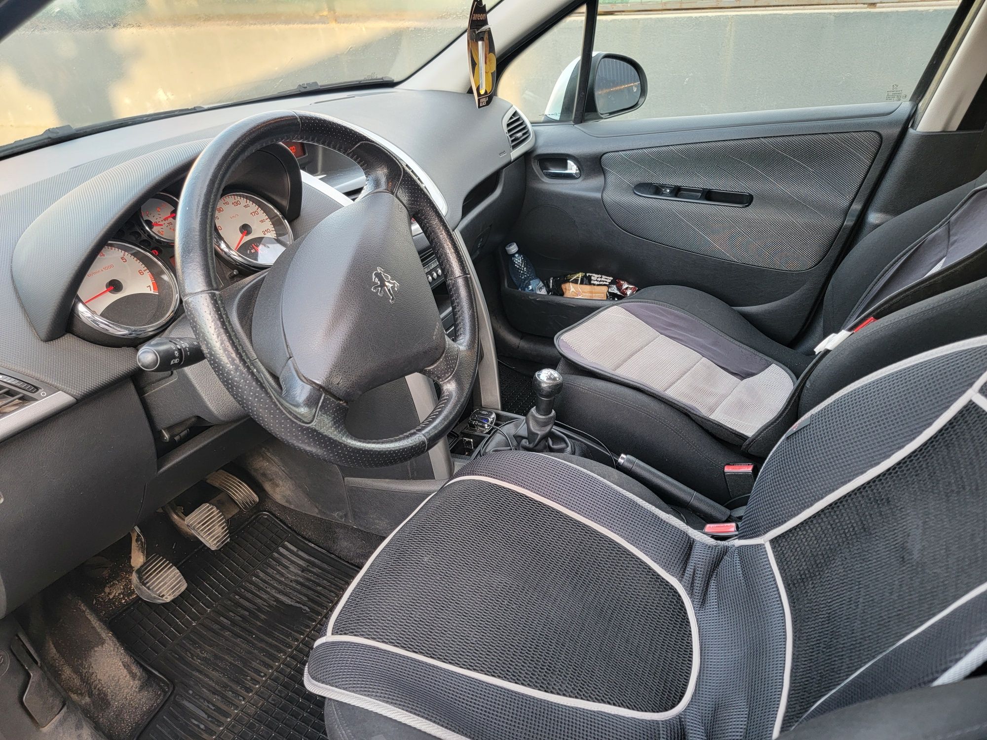 Peugeot 207 din 2008, 1.4 benzina