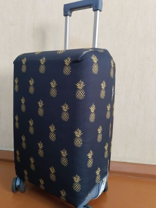 Чехол для чемодана новый, размер S