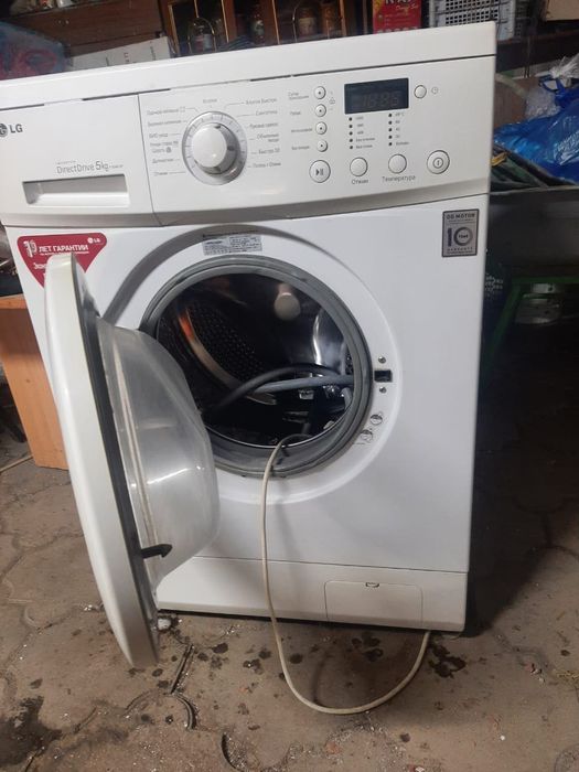 Продам стиральную машину Indesit