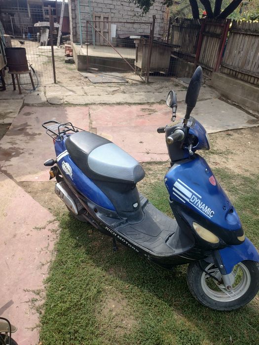 Scuter First bike 50cm cubi și scuter Dinamic 50cm cubi