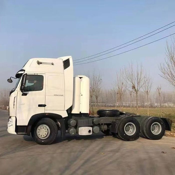 Тягач сотилади тайёр бохжона омборида турибди ким олса шунга расмийлаш