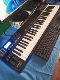 MIDI клавиатура / контроллер 61