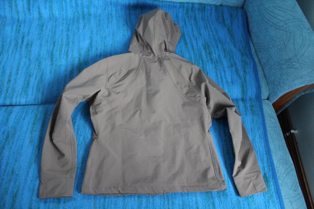 Bluza Tommy Hilfiger XS si hanorac softshell Vaude 40