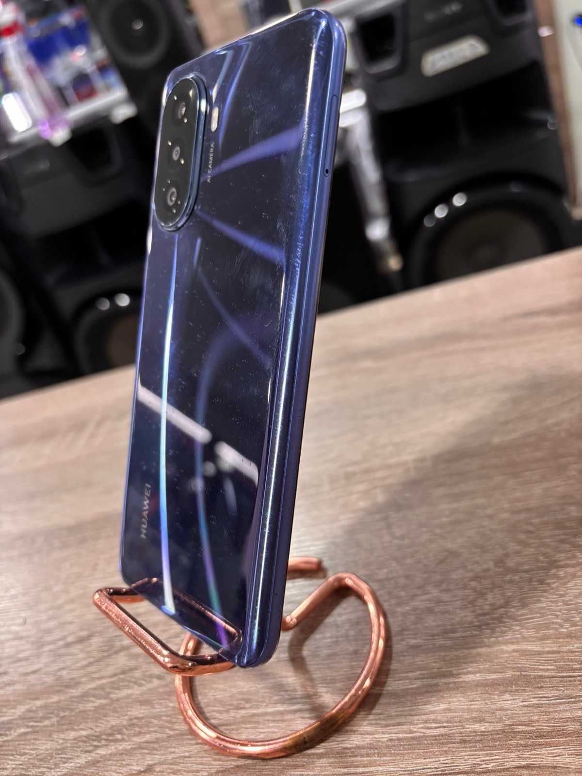 Предлагам ви Мобилен Телефон Huawei Nova Y70