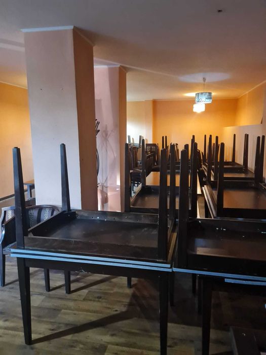 ÎNCHIRIEZ 2 spații comerciale!