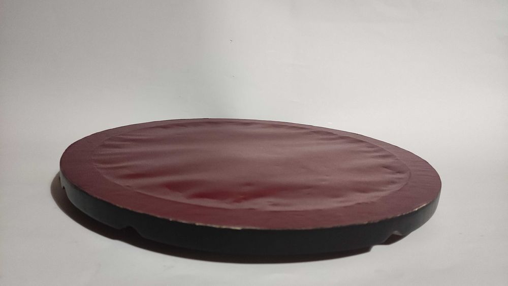 Дървен поднос с дръжки и остъклено дъно с дантела