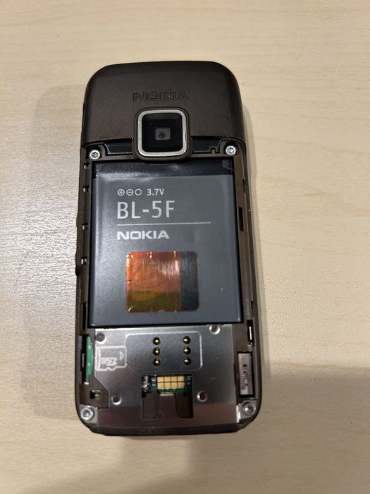 Telefon mobil Nokia E65