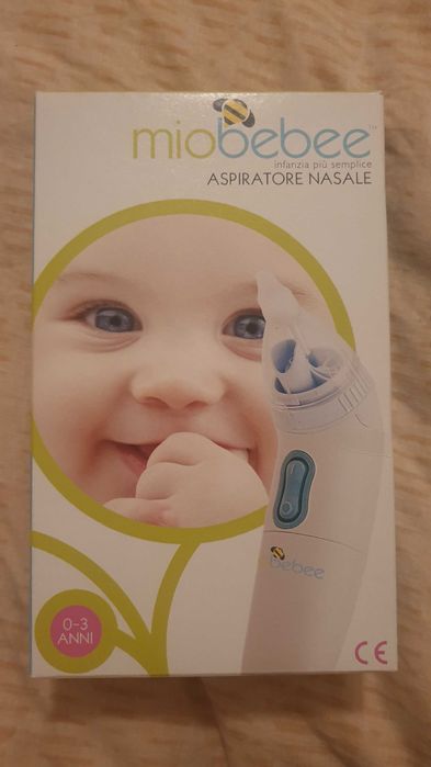 Помпичка за почистване на носа за бебе.