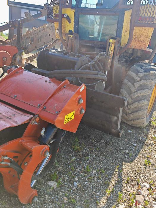 Atașament săpat șanțuri pentru tractor Unac Ditch Witch CTH120