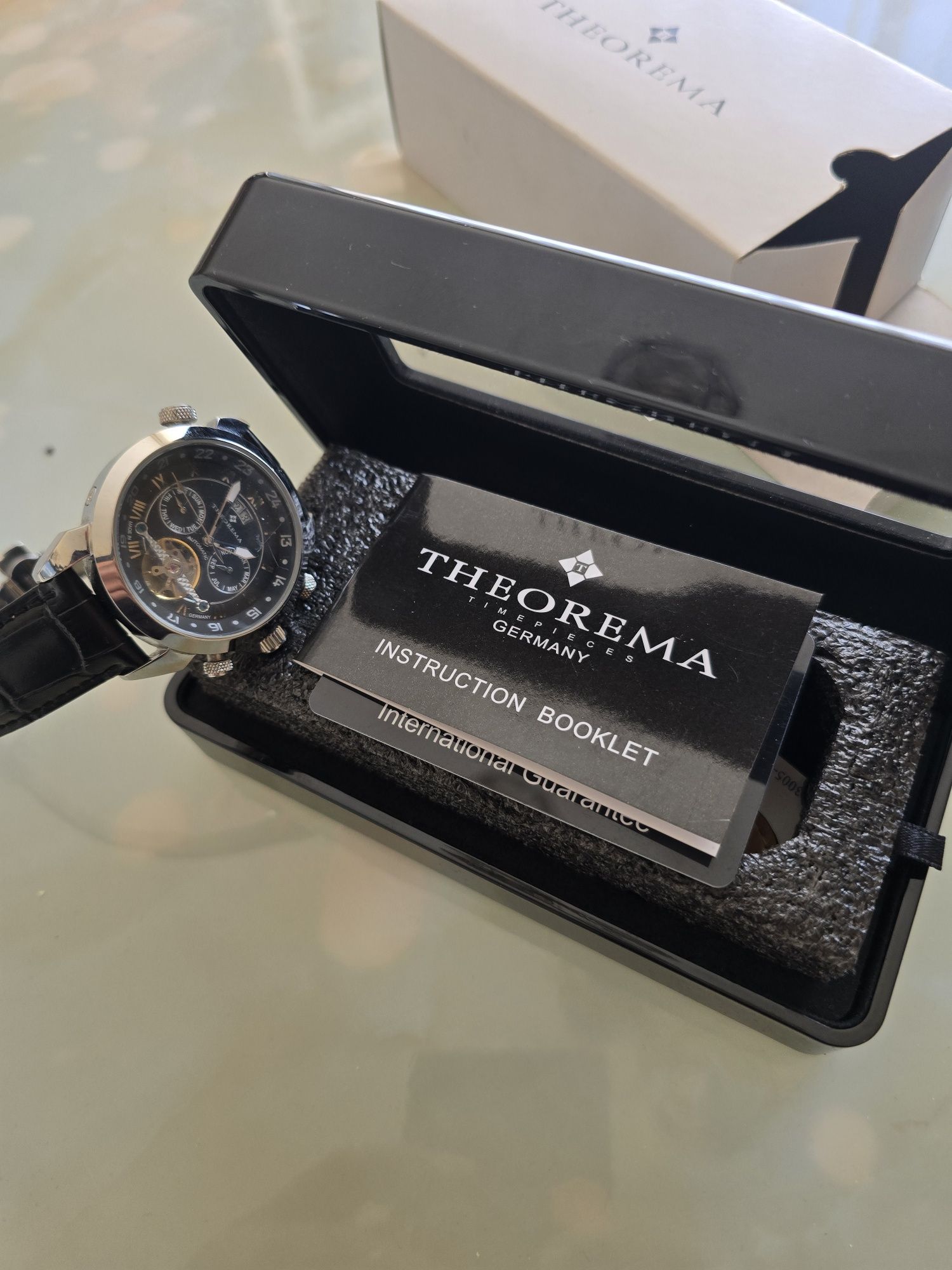 Механичен часовник THEOREMA