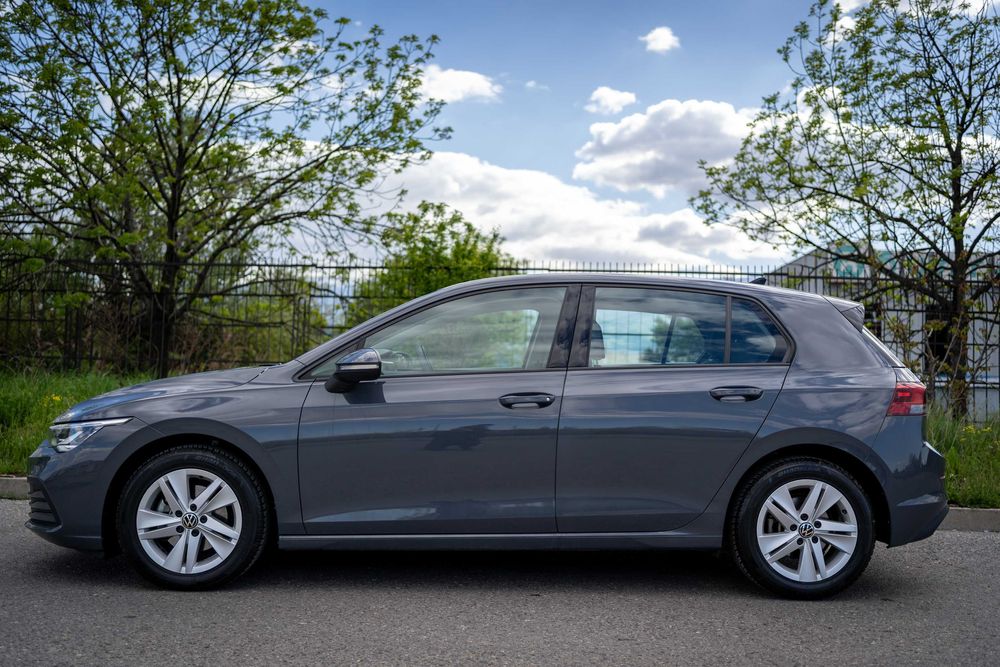 Продавам Volkswagen Golf 8 - Life 1.5 e-TSI hybrid