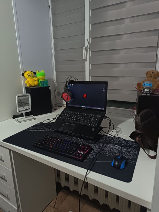 Наутбук с полным игровым конплектом