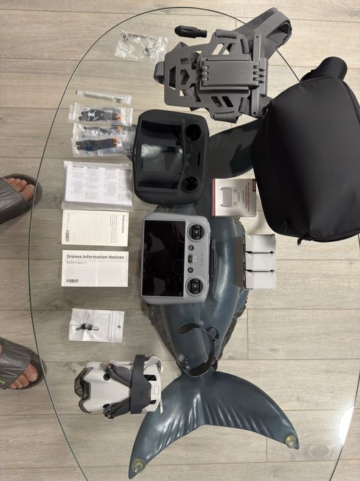 Dronă DJI Mini 4 Pro Fly More Combo – ca nouă + multe accesorii